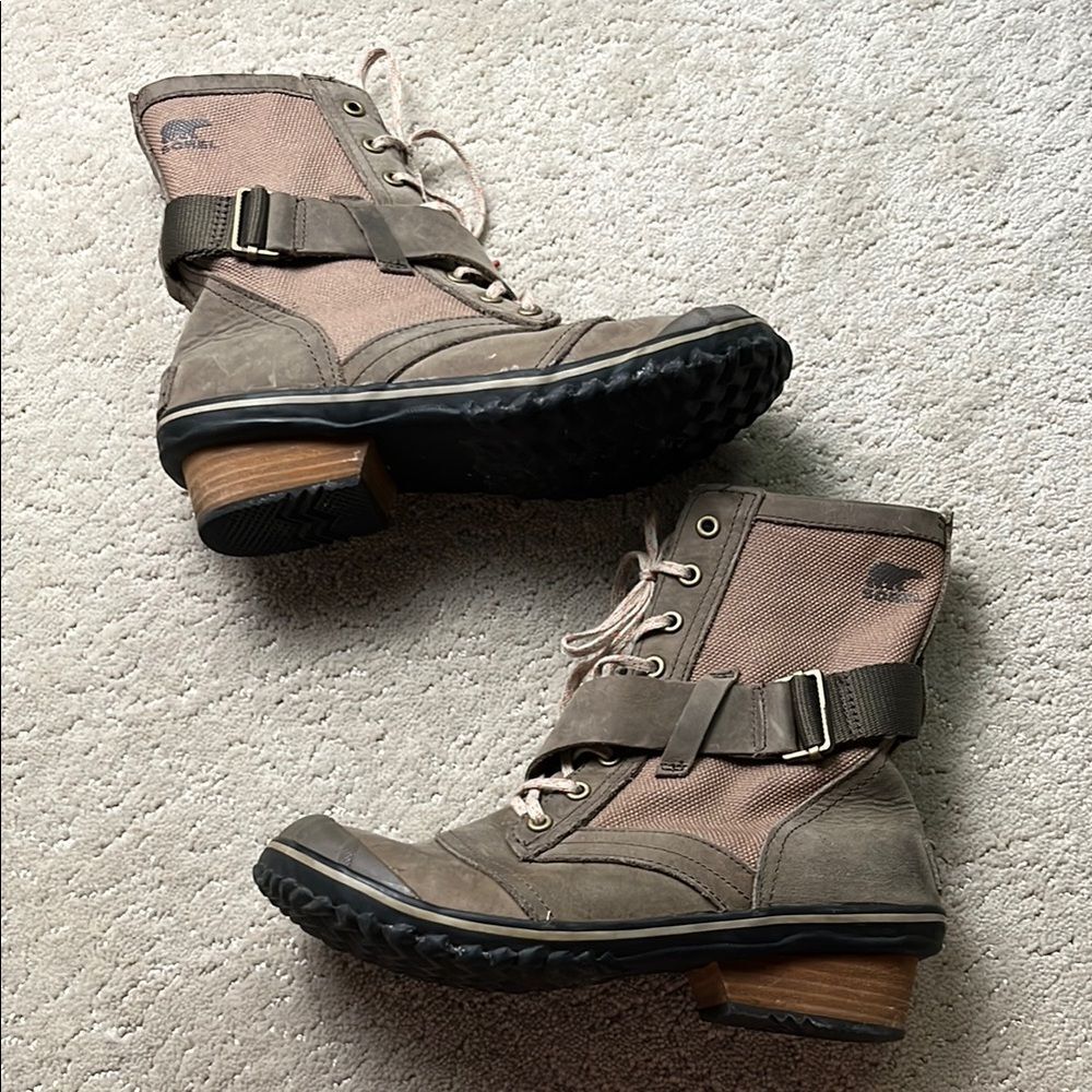 Sorel Slimboot Women’s Winter Rain Boots 8 Mid-Calf Lace-Up